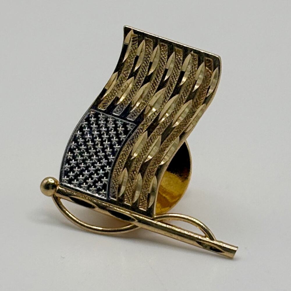 14K Gold Two Tone Solid Hold Michael Anthony Waving American Flag Lapel Tie Pin